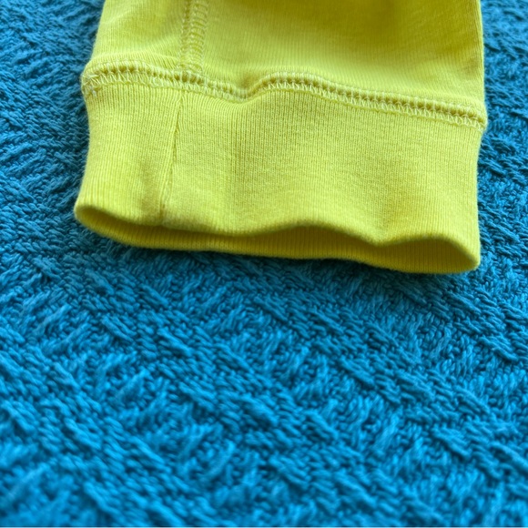 Primary Organic Long-Sleeve PJ Top & Pant in Sunshine, Size 4-5, EUC - Picture 9 of 12